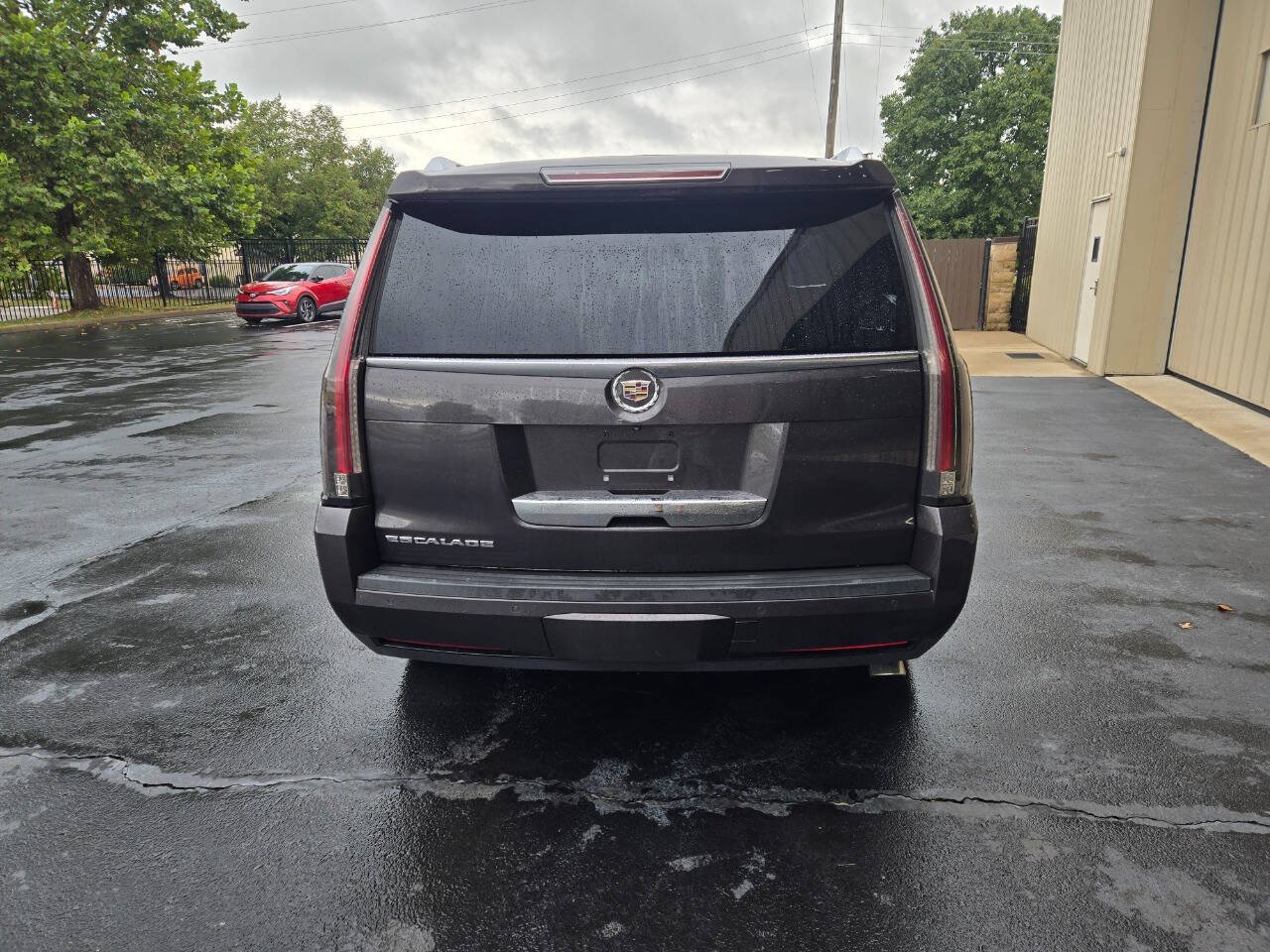 Used 2015 Cadillac Escalade Luxury AWD/4WD image 8