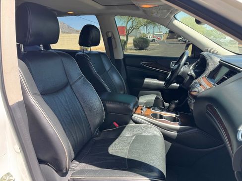 Used 2017 INFINITI QX60 FWD w/ Deluxe Technology Package image 13