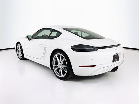 Used 2025 Porsche 718 Cayman image 3