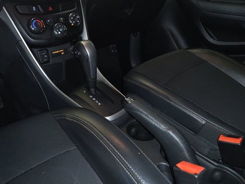 Used 2019 Chevrolet Trax LT w/ LT Convenience Package FWD image 26
