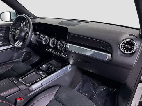 Used 2024 Mercedes-Benz GLB 35 AMG 4MATIC image 29