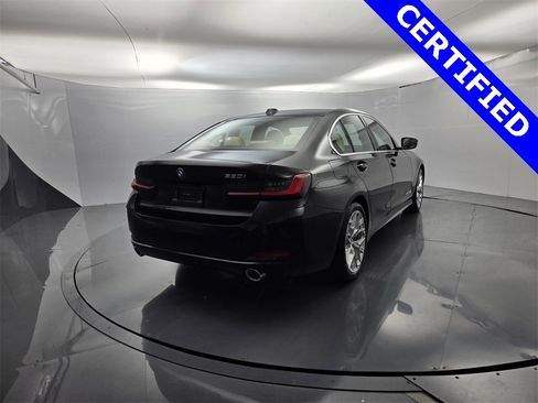 Certified 2025 BMW 330i Sedan w/ Convenience Package image 9