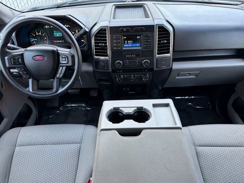Used 2015 Ford F150 XLT image 3