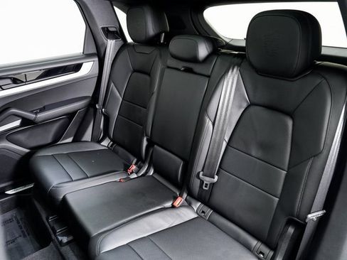 Used 2025 Porsche Cayenne image 26