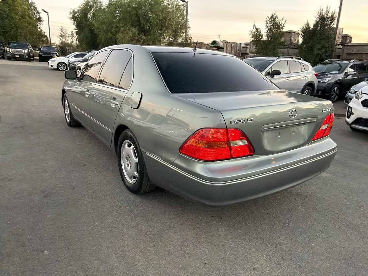 Used 2002 Lexus LS 430 w/ Navigation/Mark Levinson Pkg RWD image 5