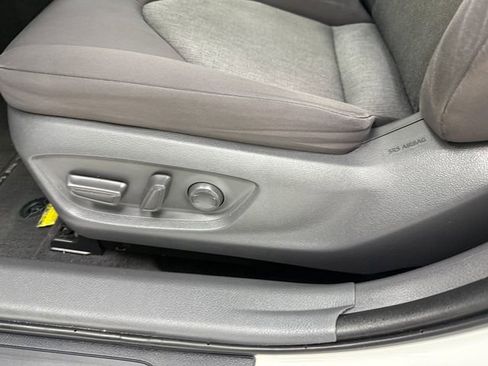 Used 2020 Toyota Camry LE image 26