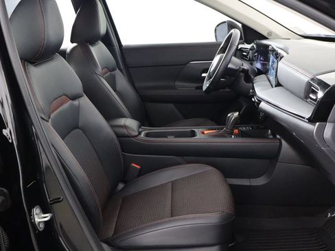 Used 2025 Nissan Kicks SR FWD image 18