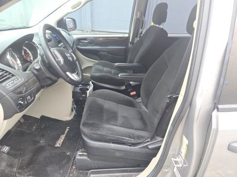 Used 2015 Dodge Grand Caravan American Value Package w/ UConnect Hands-Free Group image 12