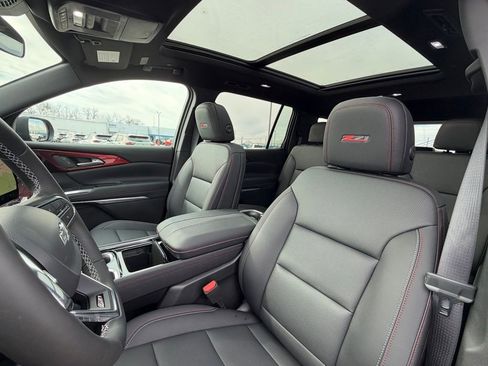 Used 2025 Chevrolet Traverse Z71 w/ Driver Confidence Package image 19