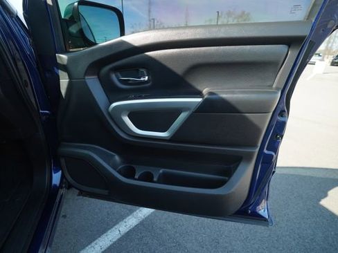 Used 2021 Nissan Titan SV w/ SV Convenience Package image 19