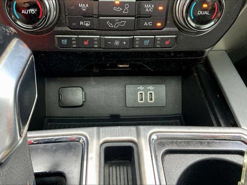 Used 2016 Ford F150 Platinum w/ Equipment Group 701A Luxury AWD/4WD image 15