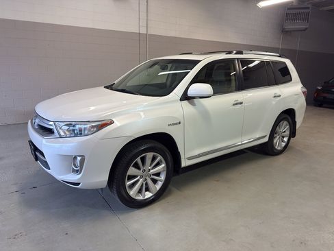 Used 2013 Toyota Highlander Limited AWD/4WD image 3