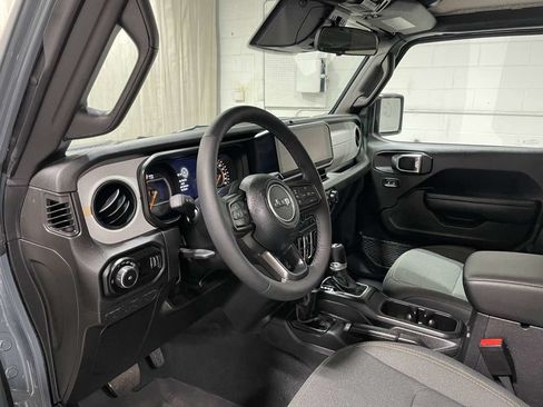 Used 2025 Jeep Wrangler Unlimited Sport AWD/4WD image 10