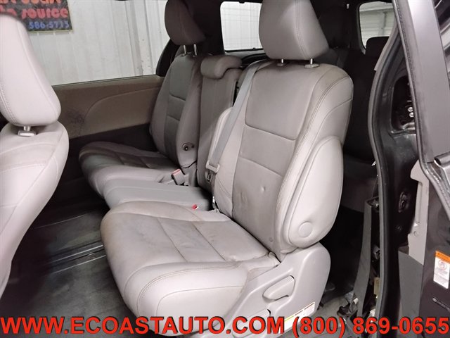 Used 2015 Toyota Sienna XLE w/ XLE Navigation Package FWD image 13