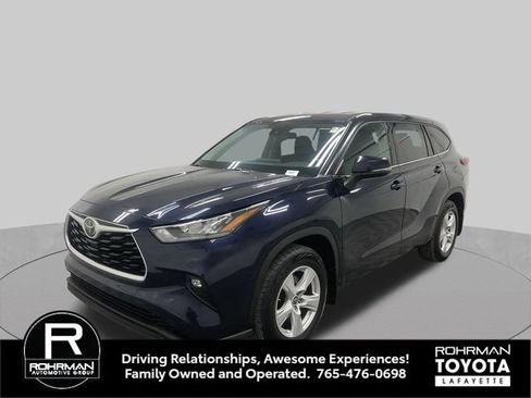 Used 2020 Toyota Highlander LE AWD/4WD image 2