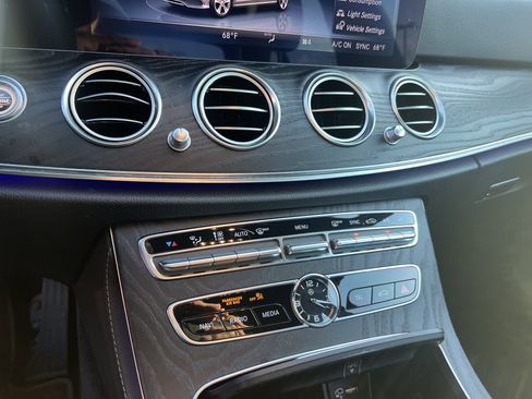 Used 2020 Mercedes-Benz E 350 Sedan image 25