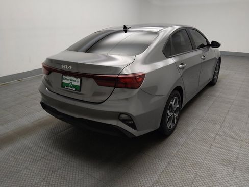 Used 2024 Kia Forte LXS w/ LXS Technology Package FWD image 9