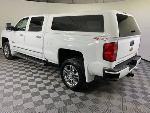 Used 2019 Chevrolet Silverado 2500 High Country w/ Duramax Plus Package image 4