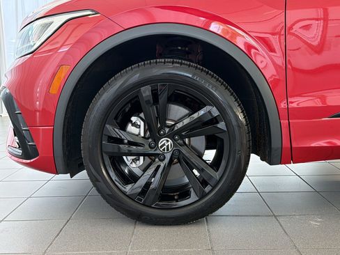 Certified 2024 Volkswagen Tiguan SE R-Line FWD image 13