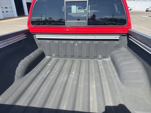 Used 2022 Nissan Frontier SV image 6