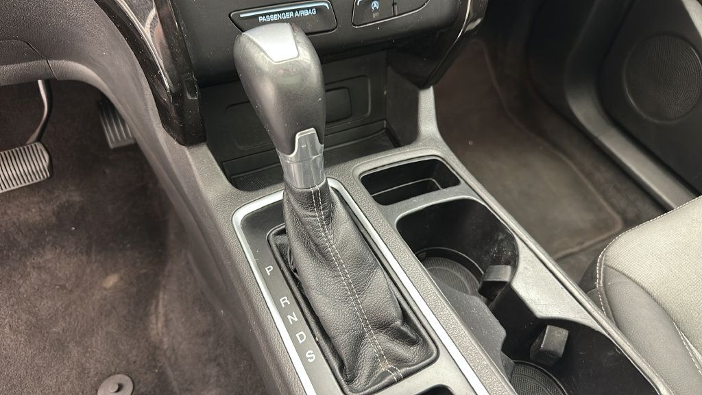 Used 2018 Ford Escape SE w/ SE Sport Appearance Package AWD/4WD image 19