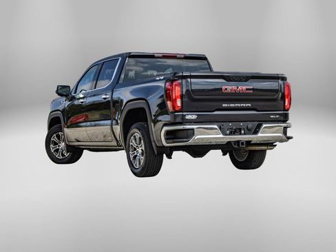 Used 2025 GMC Sierra 1500 SLT image 9
