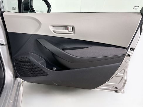 Used 2025 Toyota Corolla LE image 29