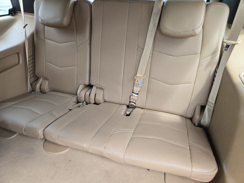 Used 2017 Cadillac Escalade Platinum AWD/4WD image 9