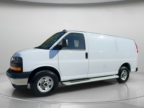 Used 2024 GMC Savana 2500 w/ Driver Convenience Package image 13