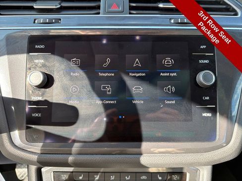 Used 2021 Volkswagen Tiguan SE image 21