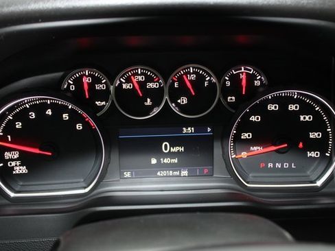 Used 2022 Chevrolet Silverado 1500 LT w/ Z71 Off-Road Package image 9