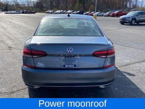 Used 2022 Volkswagen Passat 2.0T image 5