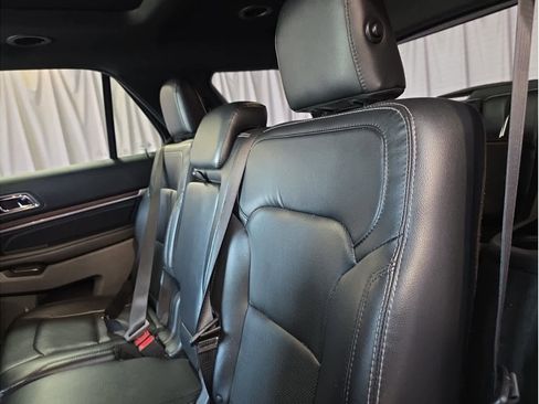 Used 2019 Ford Explorer Limited w/ Class III Trailer Tow Package image 15