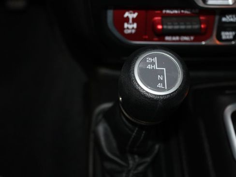 Used 2025 Jeep Wrangler Unlimited Rubicon AWD/4WD image 51
