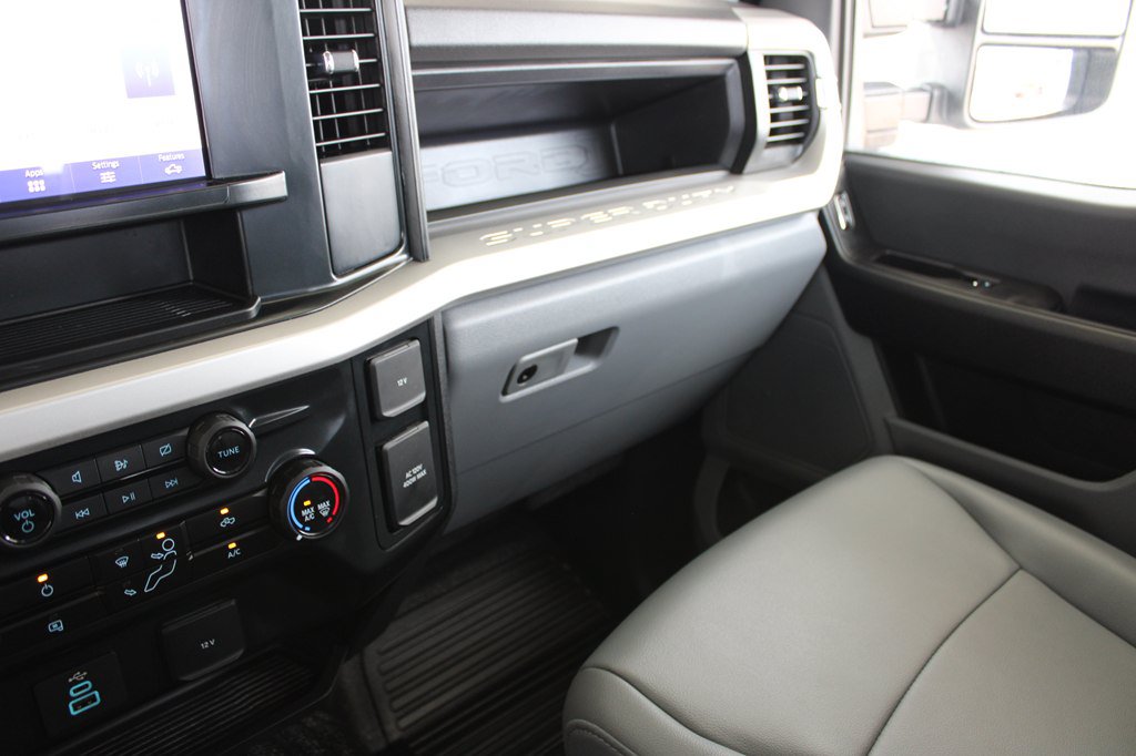 Used 2024 Ford F250 XL w/ XL Chrome Package RWD image 32