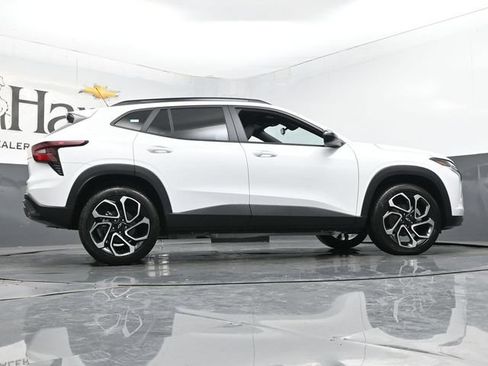 New 2026 Chevrolet Trax RS w/ Sunroof Package FWD image 31