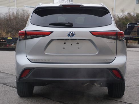 Used 2021 Toyota Highlander XLE image 8