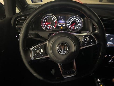Used 2016 Volkswagen GTI SE image 16