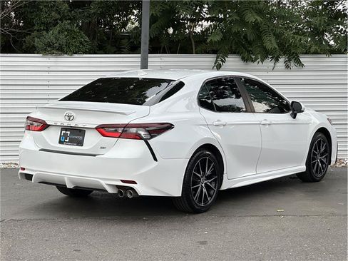 Used 2023 Toyota Camry SE FWD image 10