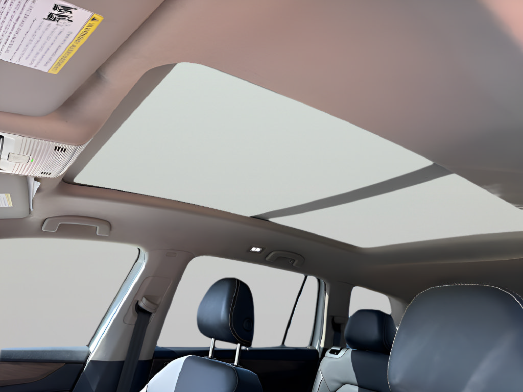 Used 2024 Volkswagen Atlas SE w/ Panoramic Sunroof Package FWD image 32