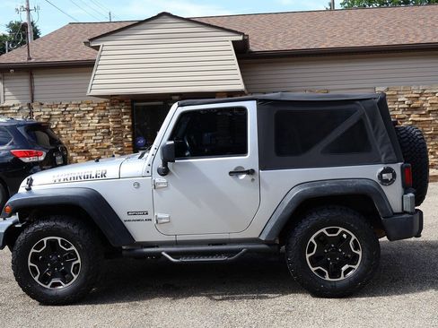 Used 2012 Jeep Wrangler Sport AWD/4WD image 6