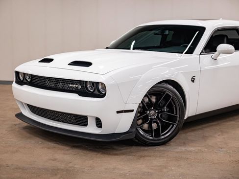 Used 2019 Dodge Challenger SRT Hellcat Redeye image 22