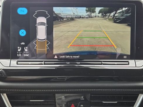 Used 2026 Volkswagen Atlas Cross Sport SE FWD image 7