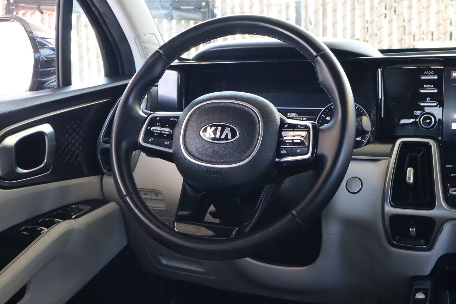 Used 2021 Kia Sorento S FWD image 28