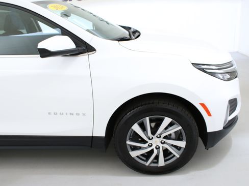 Certified 2024 Chevrolet Equinox LT AWD/4WD image 10
