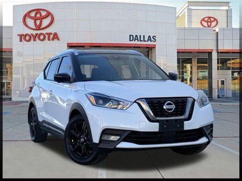 Used 2020 Nissan Kicks SR image 1