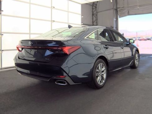 Used 2019 Toyota Avalon XLE w/ Carpet Mat Package FWD image 3