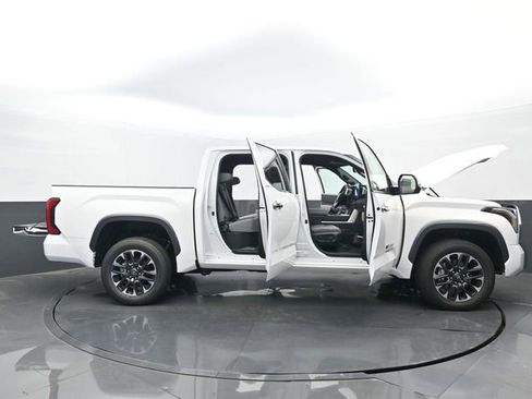 New 2026 Toyota Tundra Limited AWD/4WD image 32