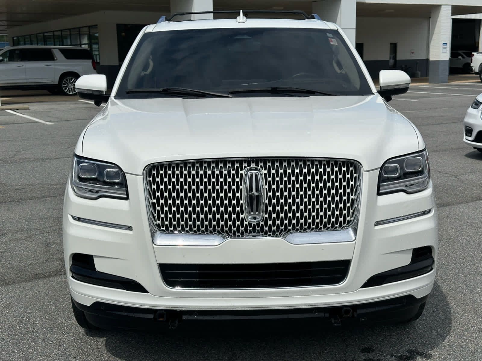 Used 2024 Lincoln Navigator Reserve AWD/4WD image 6