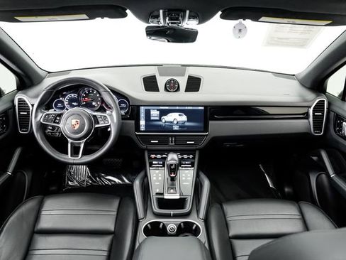Used 2019 Porsche Cayenne image 23
